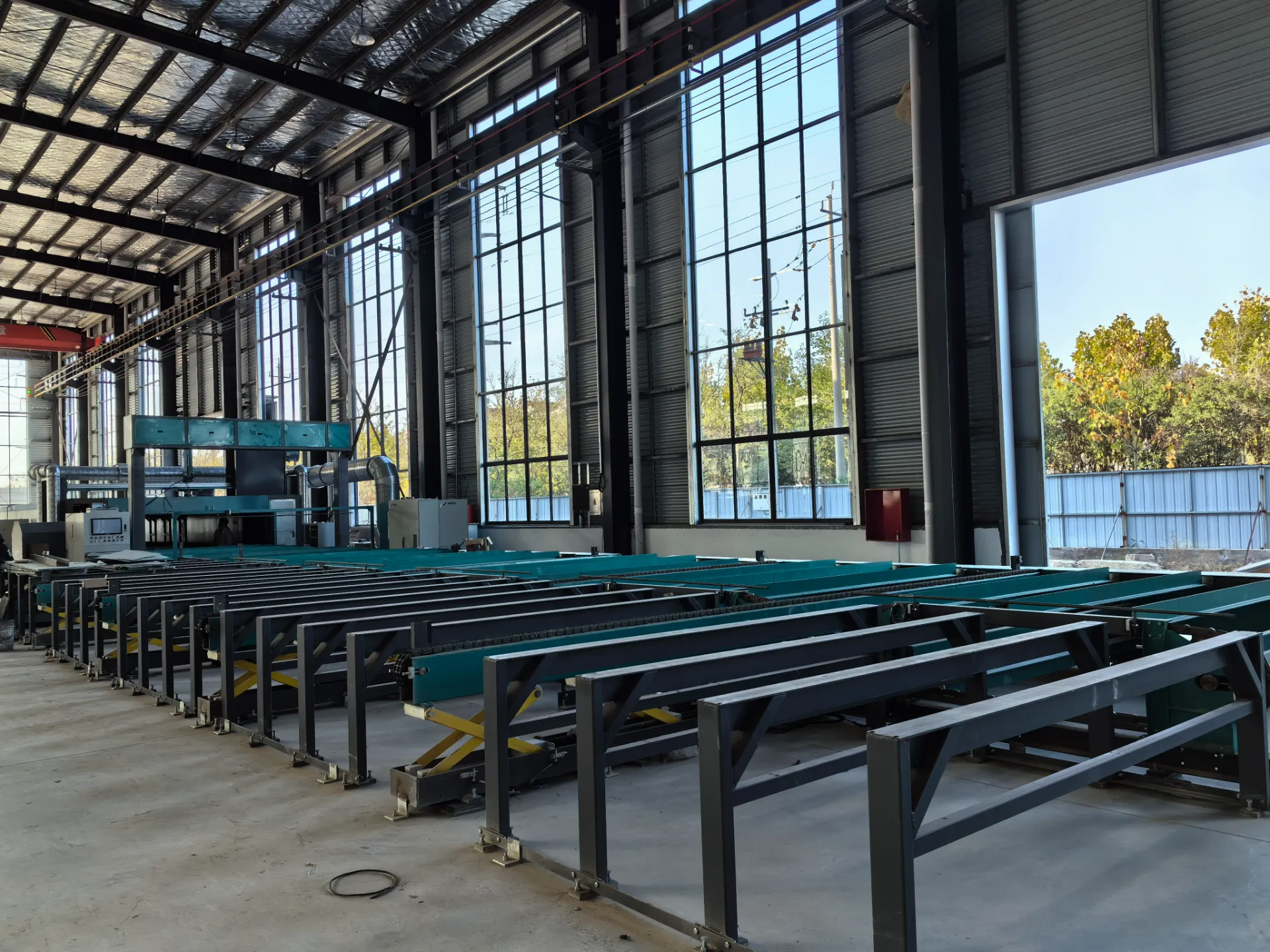 gaffeltruck för att flytta fraktcontainrar